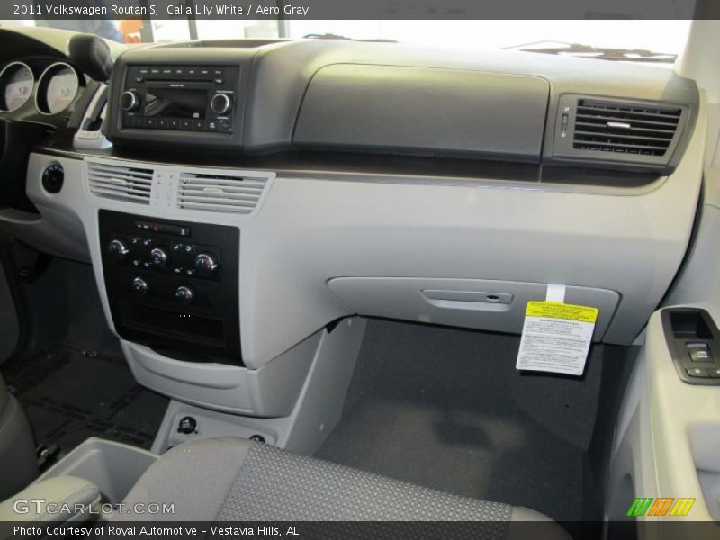 Calla Lily White / Aero Gray 2011 Volkswagen Routan S