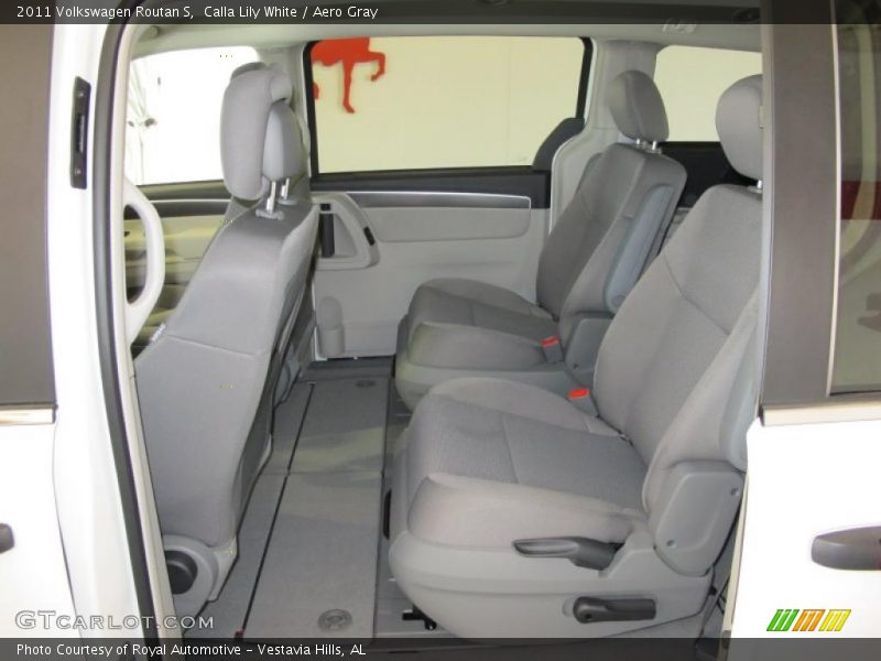  2011 Routan S Aero Gray Interior