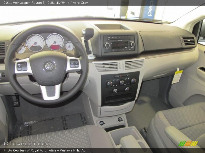 Dashboard of 2011 Routan S