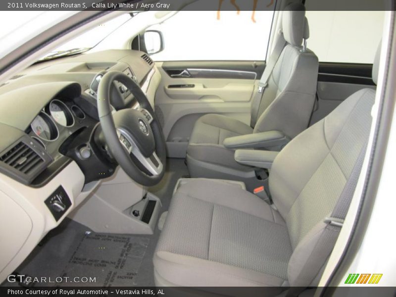  2011 Routan S Aero Gray Interior