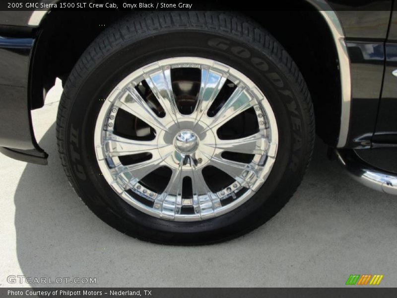 Custom Wheels of 2005 Sierra 1500 SLT Crew Cab