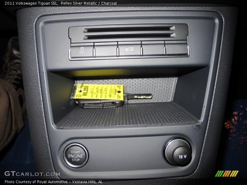 Reflex Silver Metallic / Charcoal 2011 Volkswagen Tiguan SEL