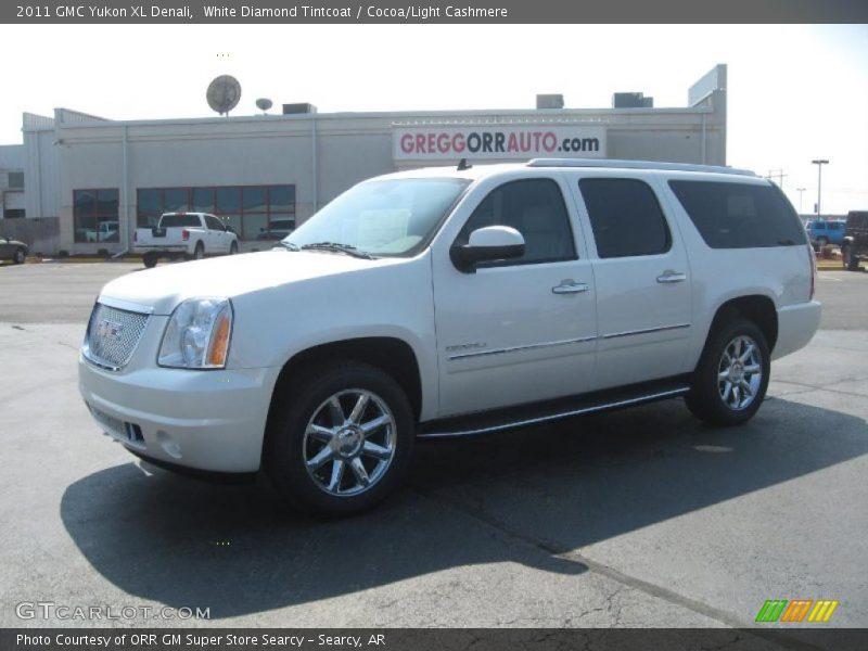 White Diamond Tintcoat / Cocoa/Light Cashmere 2011 GMC Yukon XL Denali