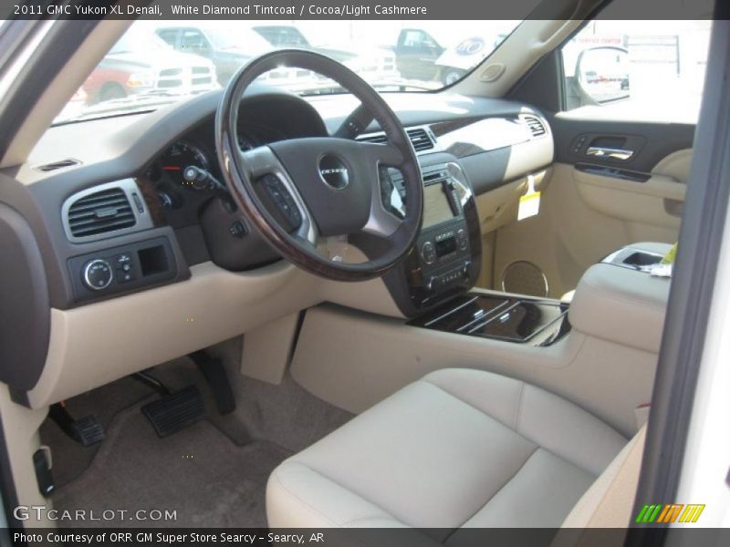 White Diamond Tintcoat / Cocoa/Light Cashmere 2011 GMC Yukon XL Denali
