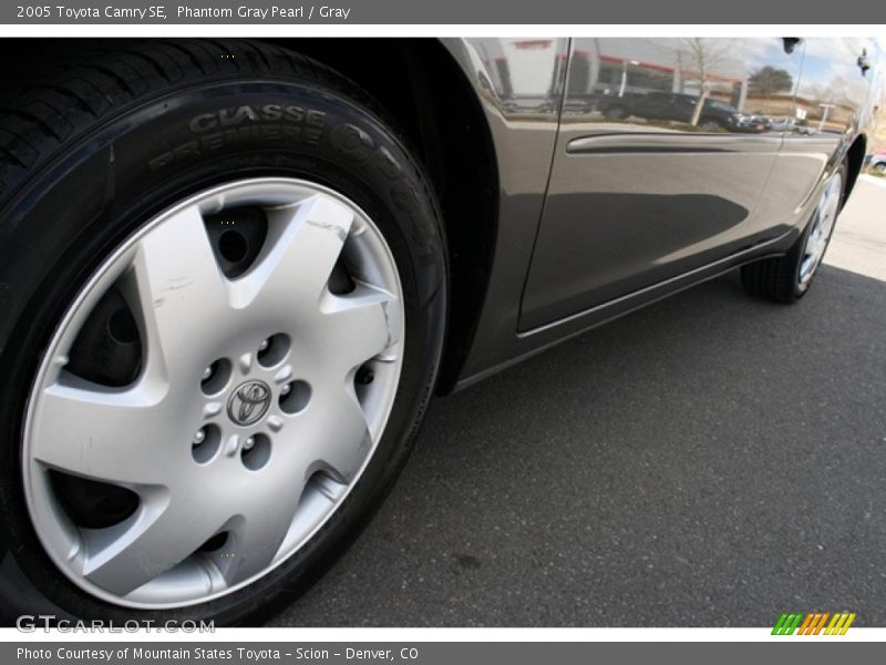 Phantom Gray Pearl / Gray 2005 Toyota Camry SE