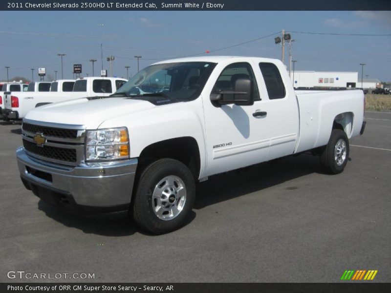 Front 3/4 View of 2011 Silverado 2500HD LT Extended Cab