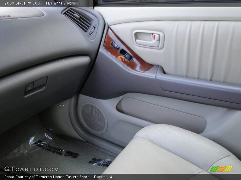Pearl White / Ivory 2000 Lexus RX 300