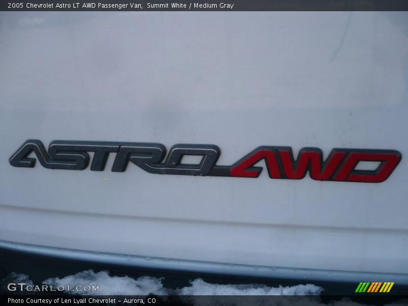  2005 Astro LT AWD Passenger Van Logo