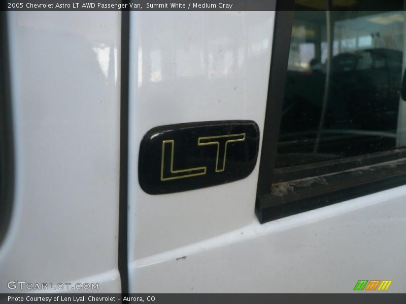  2005 Astro LT AWD Passenger Van Logo