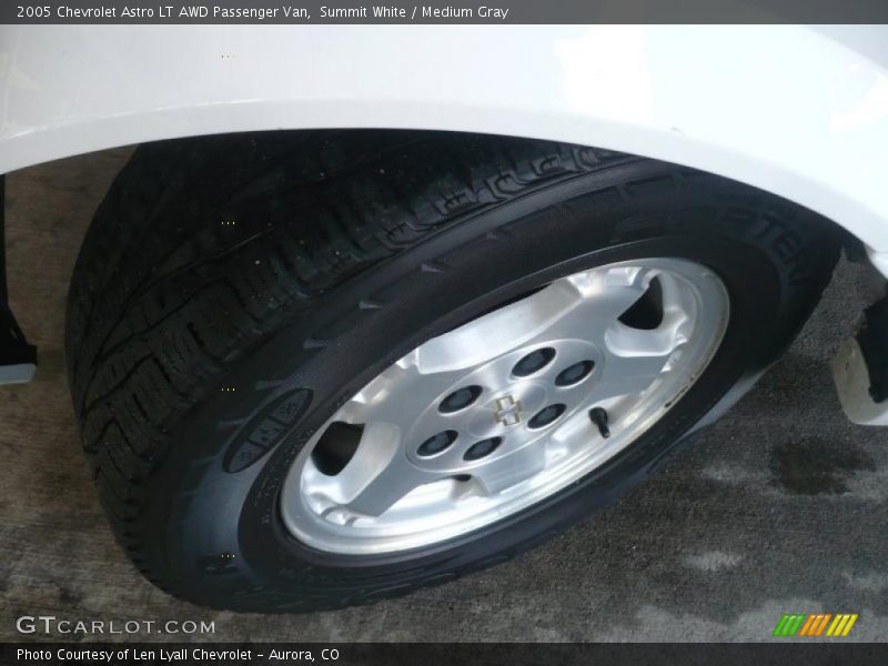 Summit White / Medium Gray 2005 Chevrolet Astro LT AWD Passenger Van