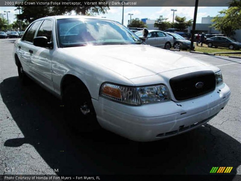 Vibrant White / Dark Charcoal 2001 Ford Crown Victoria Police Interceptor
