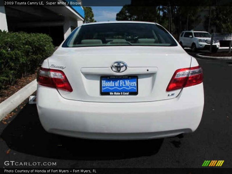 Super White / Bisque 2009 Toyota Camry LE