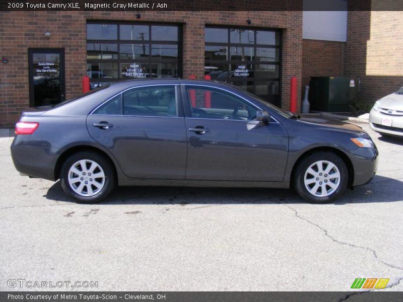 Magnetic Gray Metallic / Ash 2009 Toyota Camry XLE