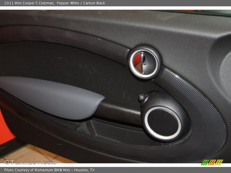 Pepper White / Carbon Black 2011 Mini Cooper S Clubman