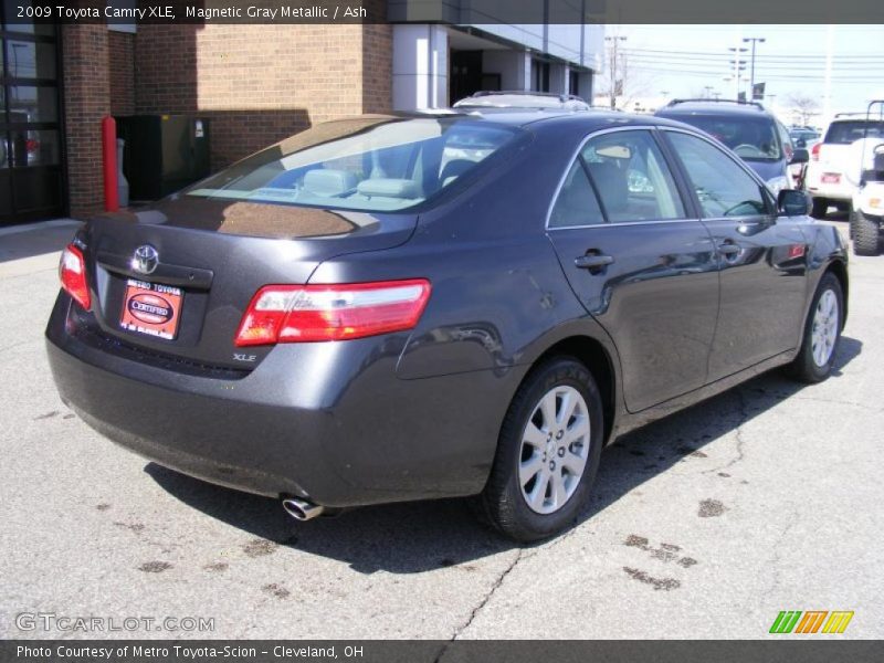 Magnetic Gray Metallic / Ash 2009 Toyota Camry XLE