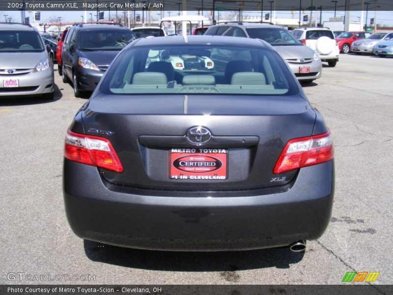 Magnetic Gray Metallic / Ash 2009 Toyota Camry XLE