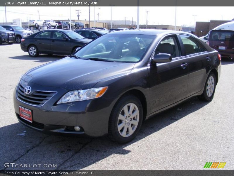 Magnetic Gray Metallic / Ash 2009 Toyota Camry XLE