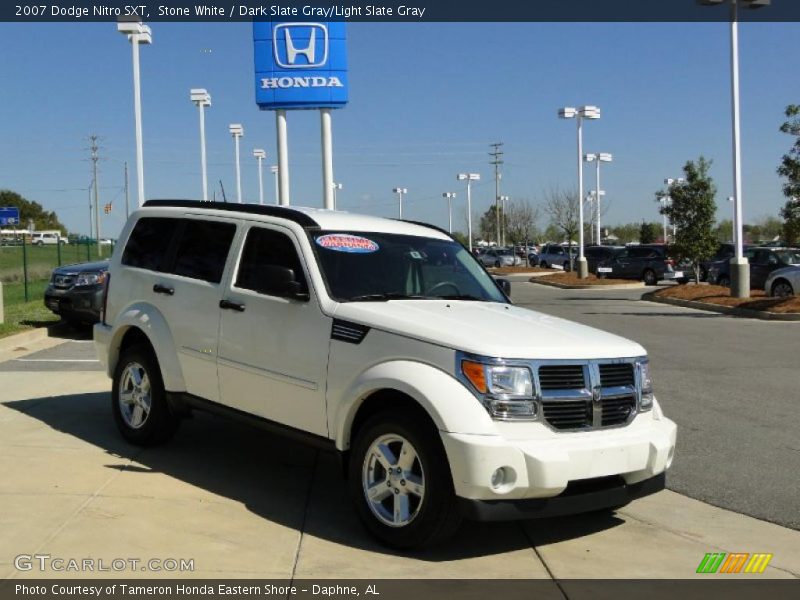 Stone White / Dark Slate Gray/Light Slate Gray 2007 Dodge Nitro SXT