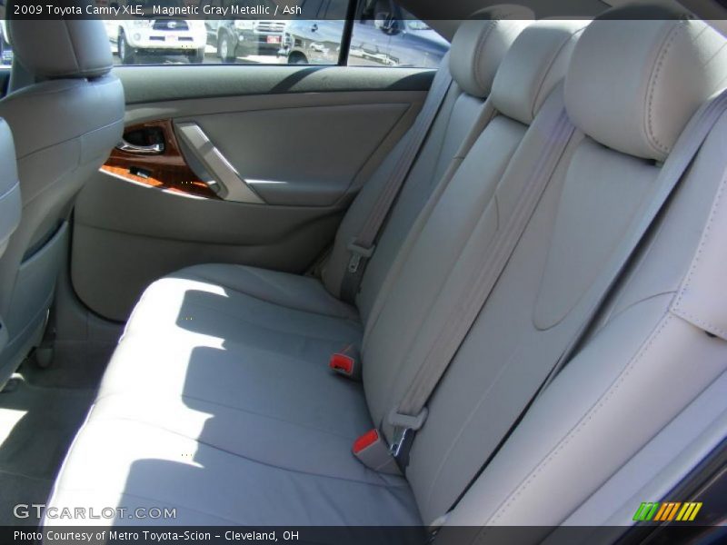 Magnetic Gray Metallic / Ash 2009 Toyota Camry XLE