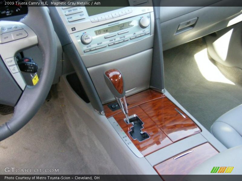 Magnetic Gray Metallic / Ash 2009 Toyota Camry XLE