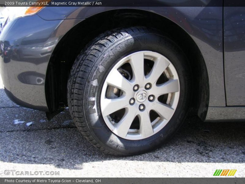 Magnetic Gray Metallic / Ash 2009 Toyota Camry XLE