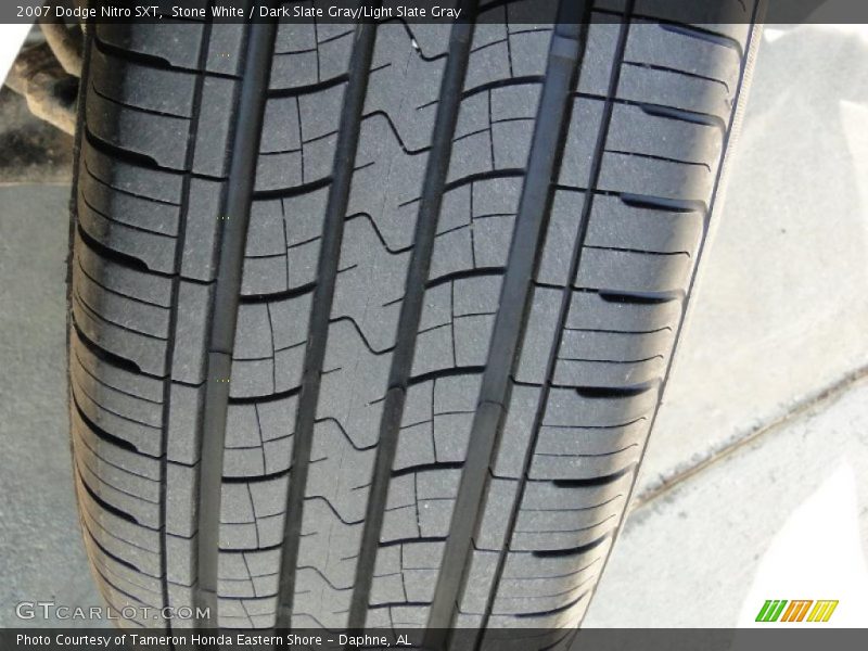 Stone White / Dark Slate Gray/Light Slate Gray 2007 Dodge Nitro SXT