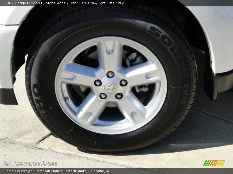 Stone White / Dark Slate Gray/Light Slate Gray 2007 Dodge Nitro SXT