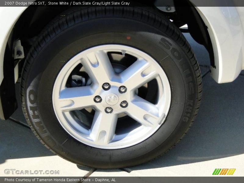 Stone White / Dark Slate Gray/Light Slate Gray 2007 Dodge Nitro SXT