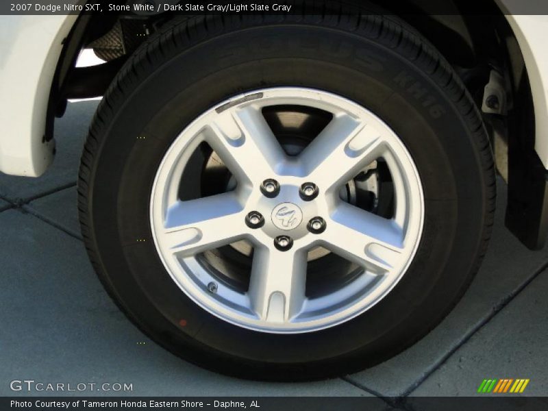 Stone White / Dark Slate Gray/Light Slate Gray 2007 Dodge Nitro SXT