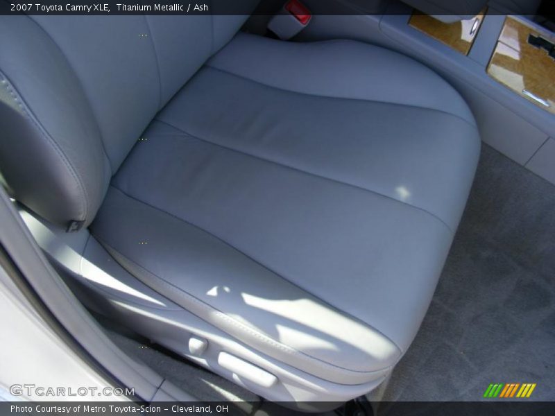 Titanium Metallic / Ash 2007 Toyota Camry XLE