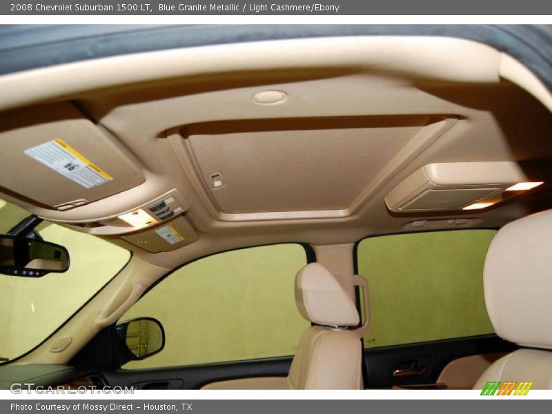 Sunroof of 2008 Suburban 1500 LT