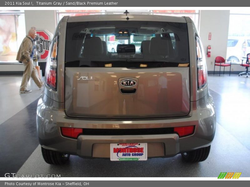 Titanium Gray / Sand/Black Premium Leather 2011 Kia Soul !