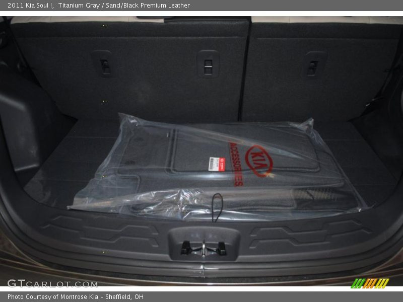 Titanium Gray / Sand/Black Premium Leather 2011 Kia Soul !