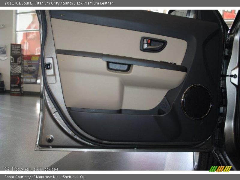 Titanium Gray / Sand/Black Premium Leather 2011 Kia Soul !
