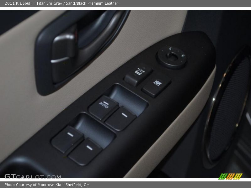 Titanium Gray / Sand/Black Premium Leather 2011 Kia Soul !
