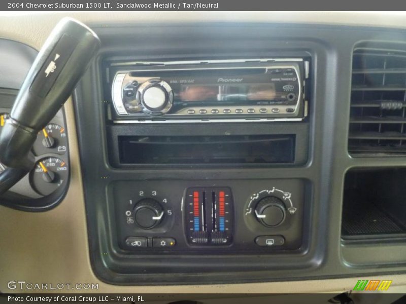 Sandalwood Metallic / Tan/Neutral 2004 Chevrolet Suburban 1500 LT