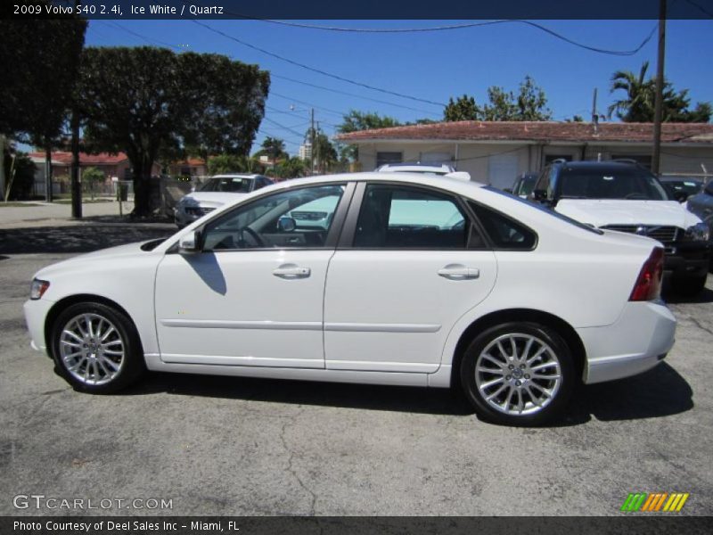 Ice White / Quartz 2009 Volvo S40 2.4i
