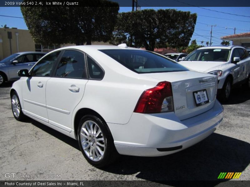 Ice White / Quartz 2009 Volvo S40 2.4i