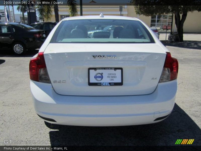 Ice White / Quartz 2009 Volvo S40 2.4i