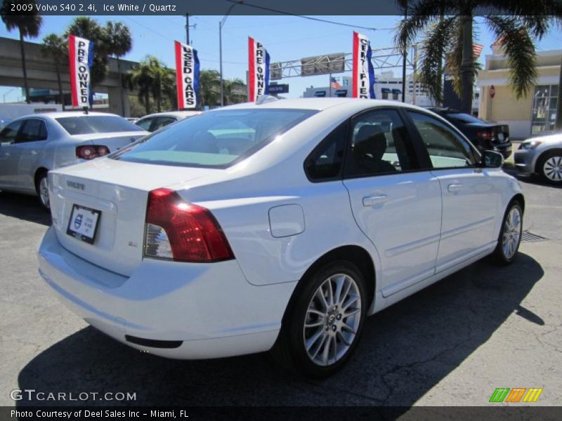 Ice White / Quartz 2009 Volvo S40 2.4i