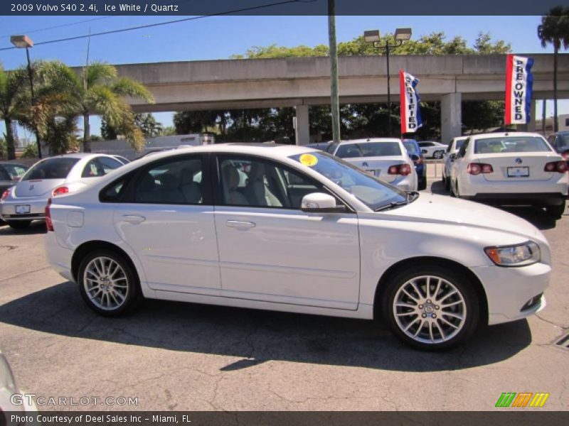 Ice White / Quartz 2009 Volvo S40 2.4i