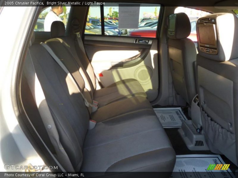 Bright Silver Metallic / Light Taupe 2005 Chrysler Pacifica