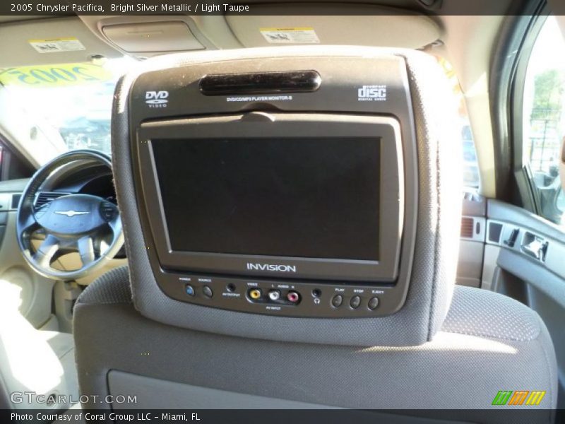 Bright Silver Metallic / Light Taupe 2005 Chrysler Pacifica