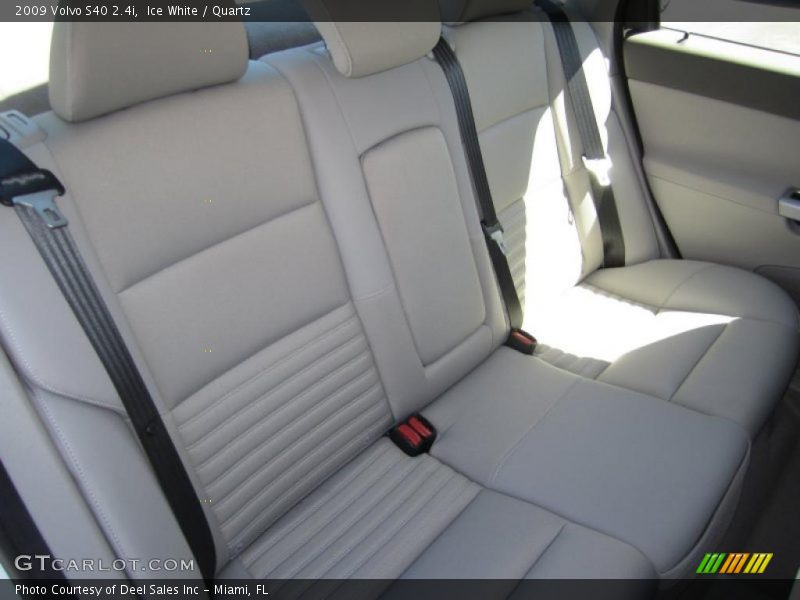 Ice White / Quartz 2009 Volvo S40 2.4i