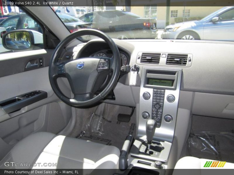 Ice White / Quartz 2009 Volvo S40 2.4i