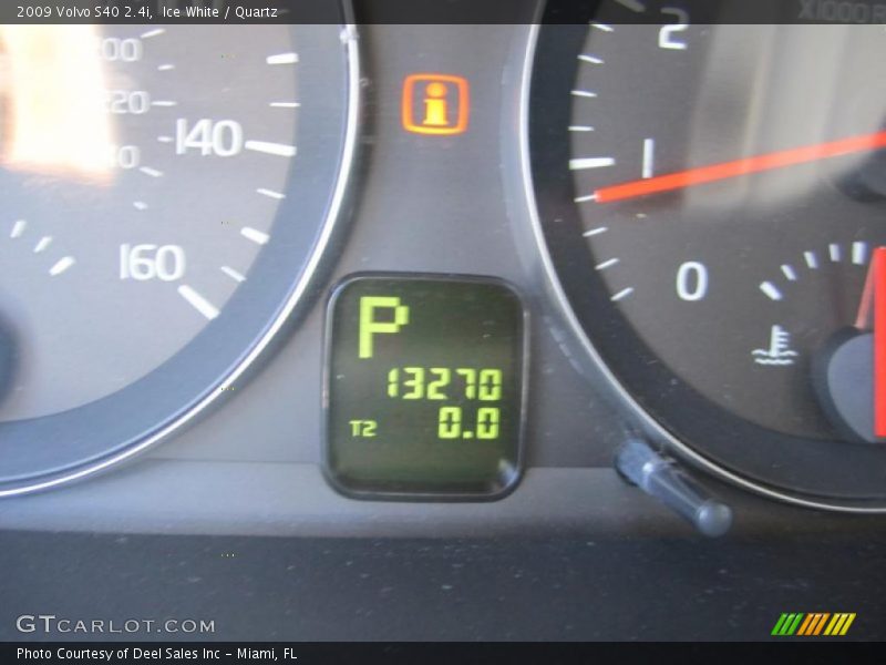 Ice White / Quartz 2009 Volvo S40 2.4i