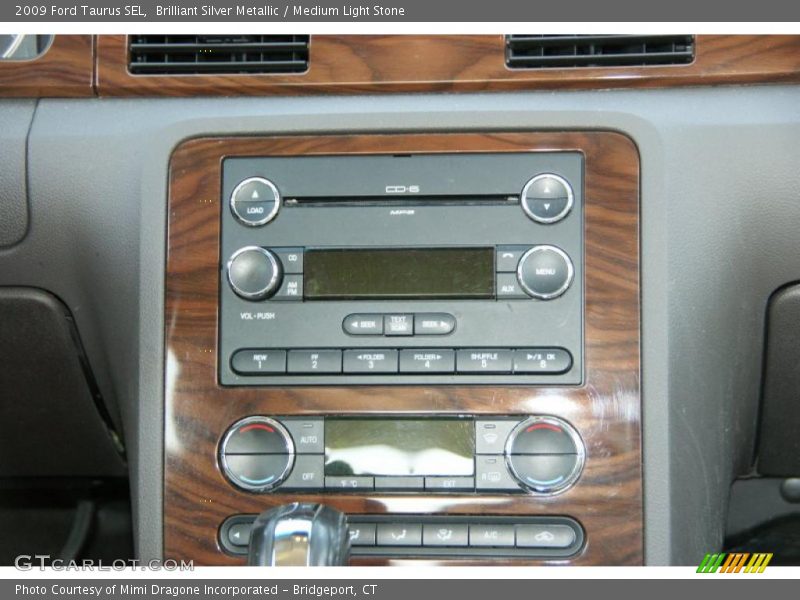 Brilliant Silver Metallic / Medium Light Stone 2009 Ford Taurus SEL