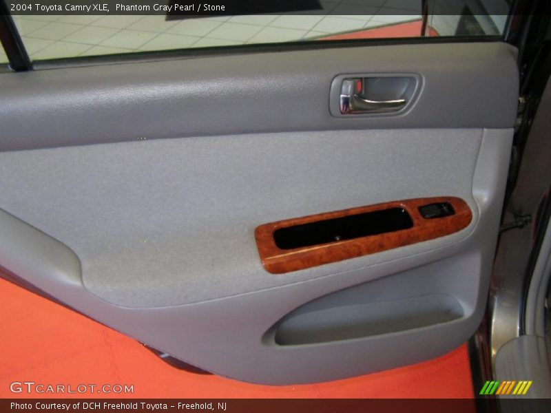 Phantom Gray Pearl / Stone 2004 Toyota Camry XLE