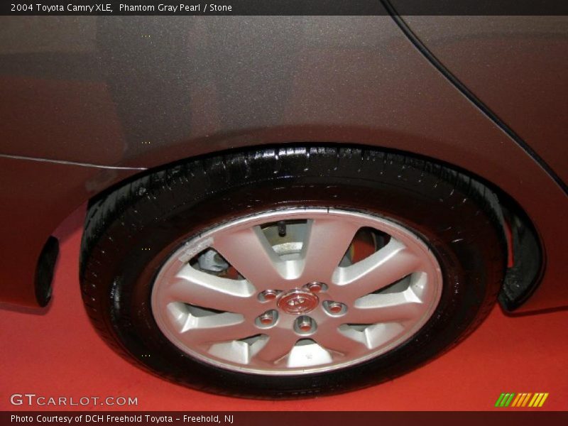 Phantom Gray Pearl / Stone 2004 Toyota Camry XLE