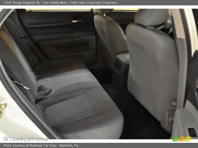 Cool Vanilla White / Dark Slate Gray/Light Graystone 2005 Dodge Magnum SE